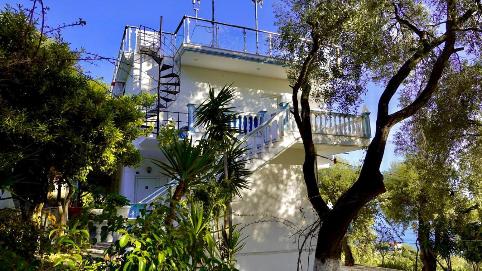 Angelos Apartment